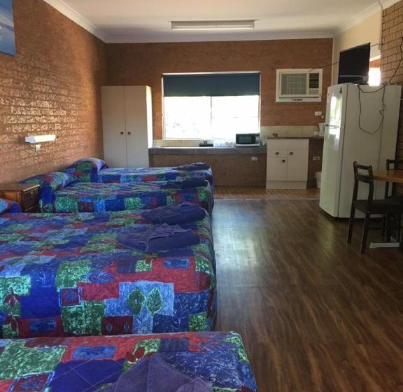 Family Suite, Coonamble Motel