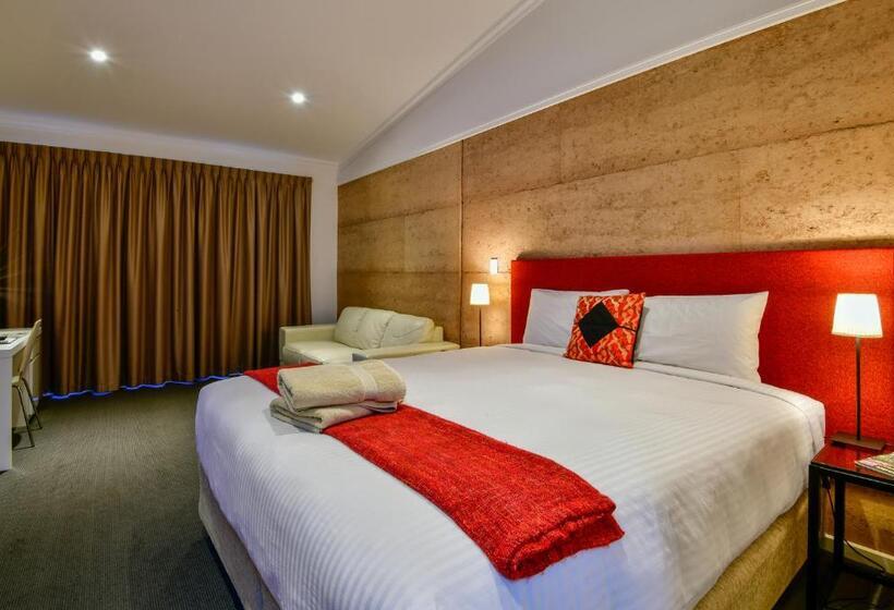 Номер Deluxe Кровать Кинг, Crossroads Ecomotel