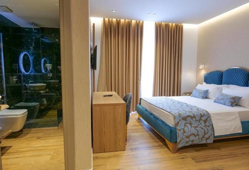 اتاق لوکس سه تخته, Bora Bora Hotel Ksamil