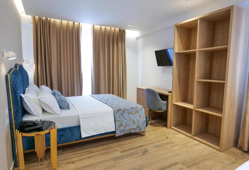 اتاق لوکس سه تخته, Bora Bora Hotel Ksamil