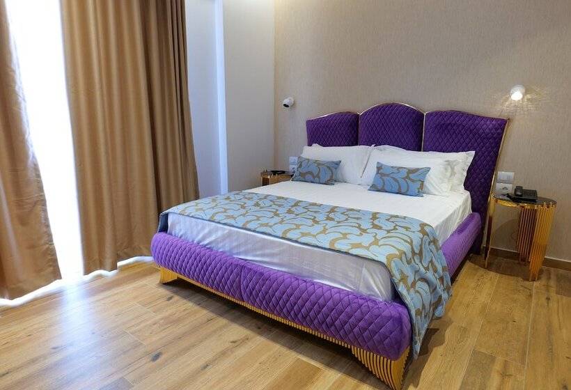 سوییت لوکس, Bora Bora Hotel Ksamil