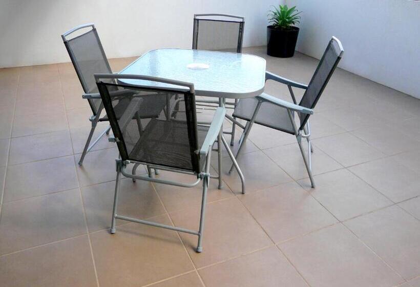 침실 2개 아파트, Monterey Apartments Moranbah
