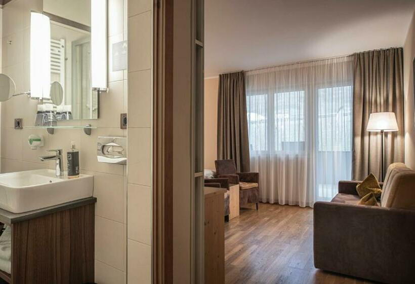 Номер Стандарт с Балконом, Vitalpina Hotel Waldhof