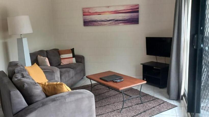 2침실 아파트 정원 전망, Whitsunday Waterfront Apartments