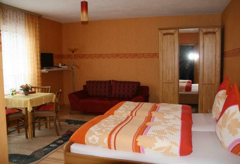 Номер Стандарт, Weinfelderhof