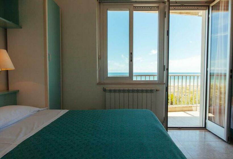 Номер Стандарт Трехместный, Perrozzi