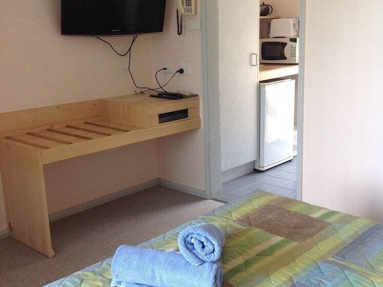 Номер Стандарт, Motel Farnboro