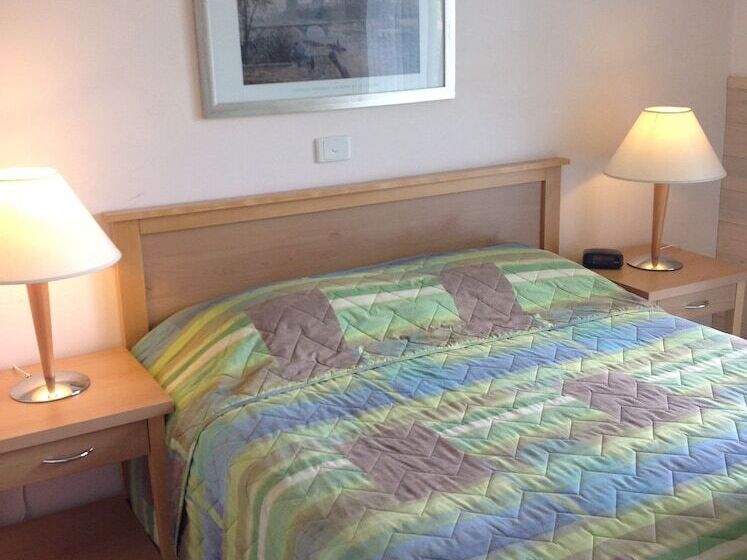 Номер Стандарт, Motel Farnboro