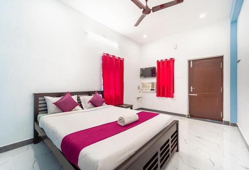 Quarto Deluxe, Pavisha Farm House Swimming Pool