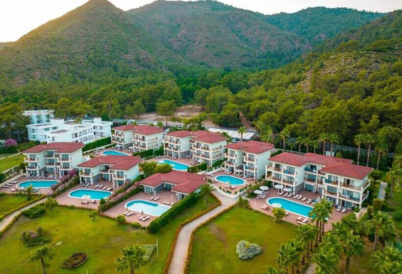 Номер Deluxe Вид на Бассейн, Fortezza Beach Resort