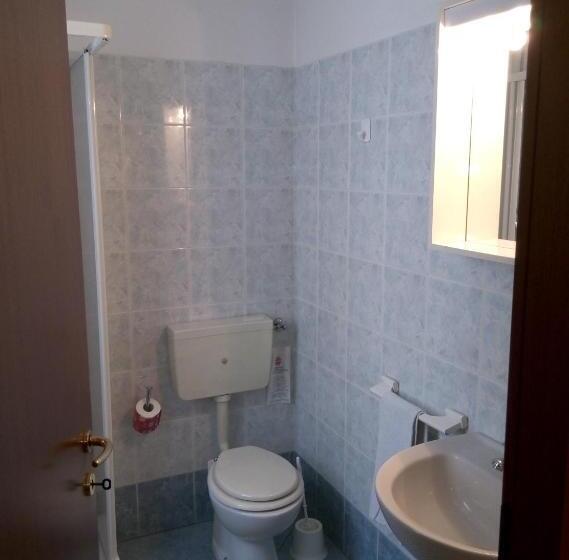 اتاق استاندارد یک نفره, Cristallo
