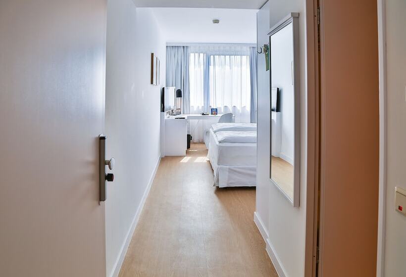 Номер Стандарт, Frankfurt Messe Affiliated By Melia