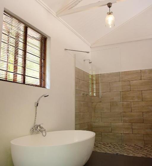 غرفة عائلية مطلّة علي الحديقة, Almar View Guest House