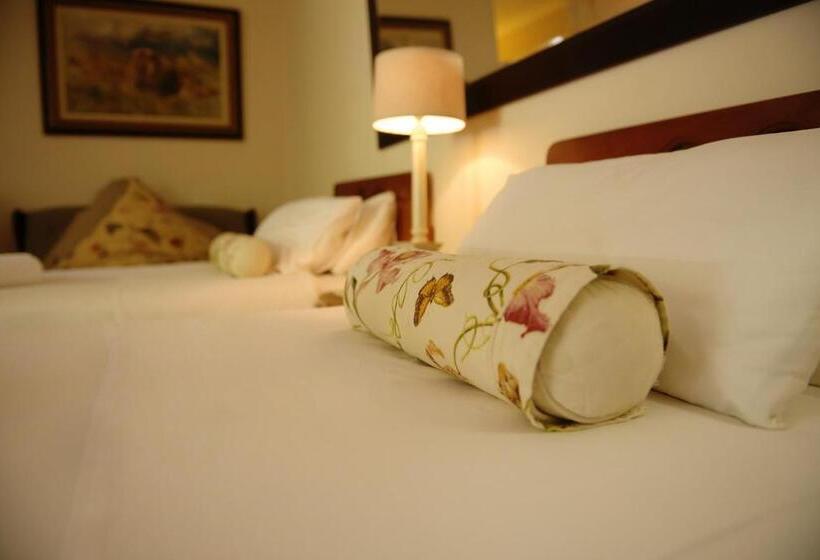 غرفة عائلية مطلّة علي الحديقة, Almar View Guest House