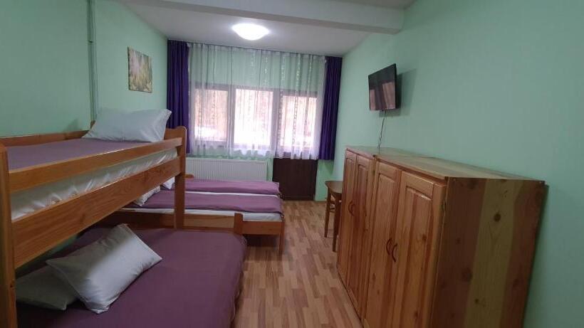 اتاق خانوادگی, Pensiunea Aurora  Hostel Voineasa