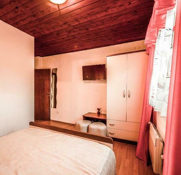 اتاق استاندارد با چشم‌انداز باغ, Guest House Slavica