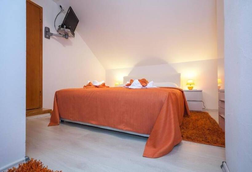 اتاق راحتی, Guest House Slavica