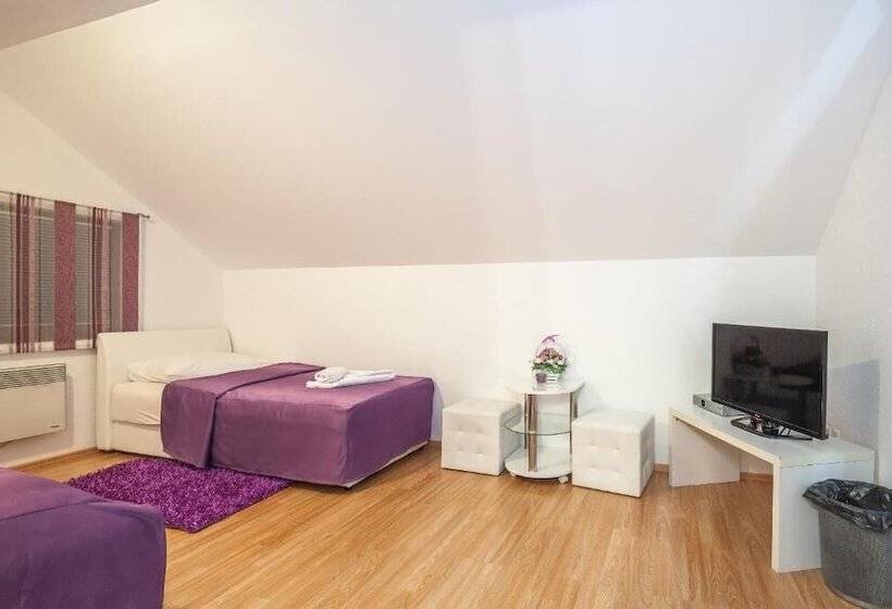 اتاق استاندارد سه نفره, Guest House Slavica