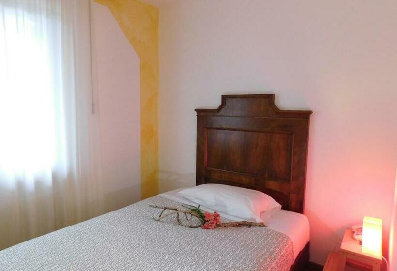 Номер Стандарт Индивидуальный, Albergo Alla Posta