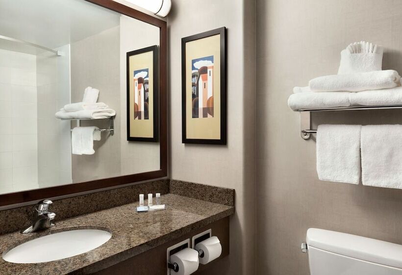 Suite Familiar, Days Inn By Wyndham Regina