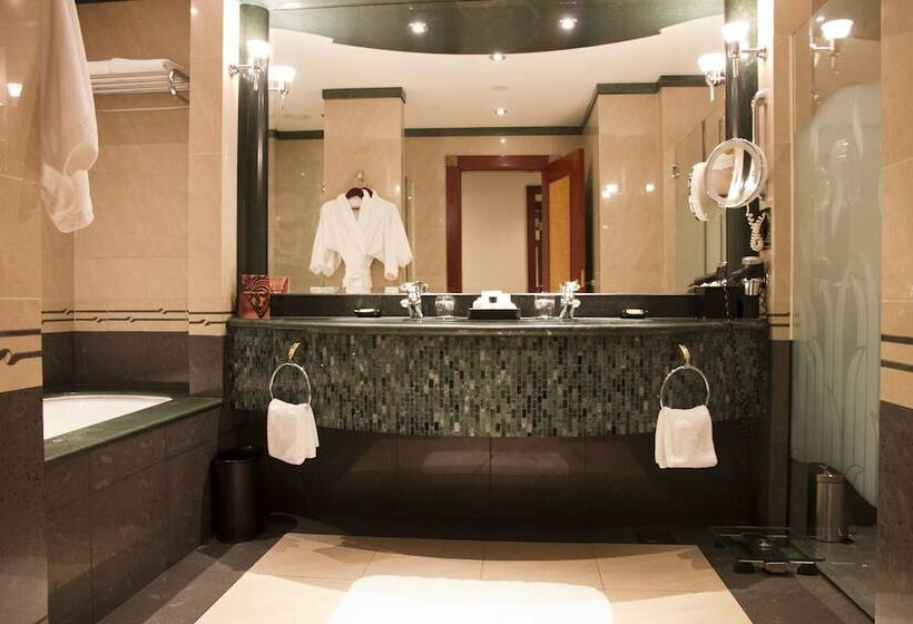 Номер Клуб, Grand Hyatt Dubai