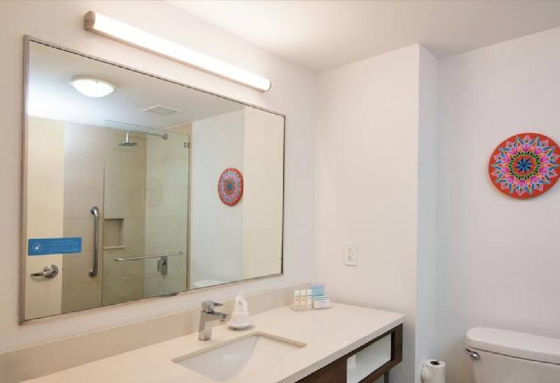 غرفة قياسية سرير كينج, Hampton By Hilton San Jose Airport