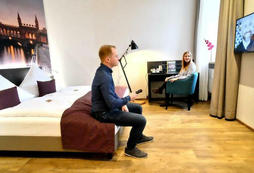 Номер Стандарт Адаптированный для Инвалидов, Bahnhof Erzingen, Hotel, Coffee & More