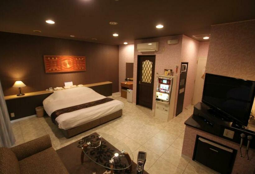Номер Deluxe, Sindbad Yamagata