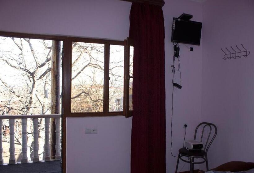 Quarto standard, Tatev Shinuhayr