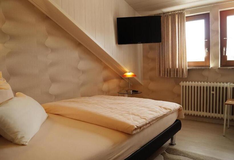 Номер Стандарт, Pension Hühn