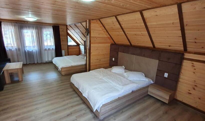 Четырехместный Номер Стандарт, Pensiune Agroturistică Casa Alex