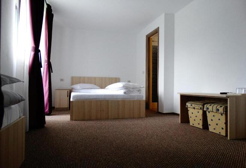 اتاق استاندارد چهار تخته, Pensiunea Casa Maria