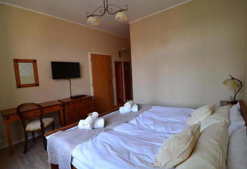 Номер Стандарт с Террасой, Baronka Bed & Breakfast & Bistrot