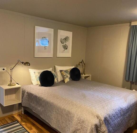 اتاق استاندارد چهارنفره با سرویس بهداشتی مشترک, Guesthouse Stekkaból