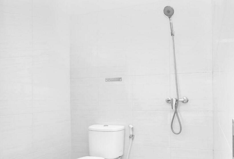 Номер Deluxe Кровать Кинг, Oyo 3307 Ayudia Guesthouse