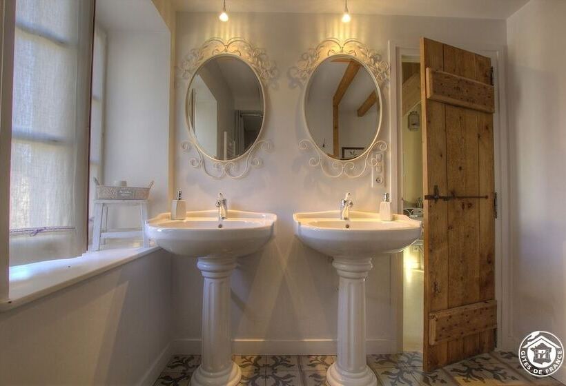 Семейный Номер, B&b La Cerisaie