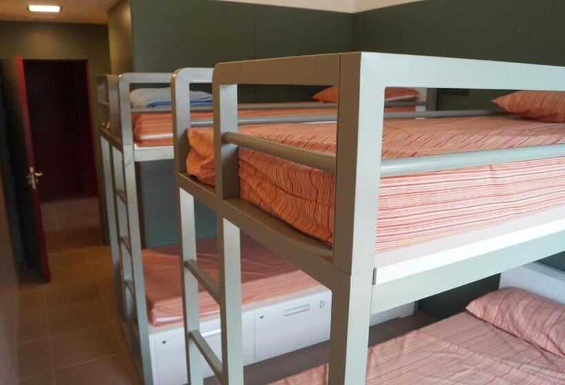 اتاق استاندارد چهار تخته, Alberg Los Josepets