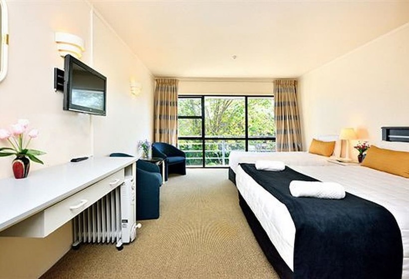Студия Премиум, Manukau Hotel & Conference Centre