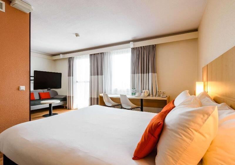 Полулюкс с Балконом, Ibis Warszawa Stare Miasto