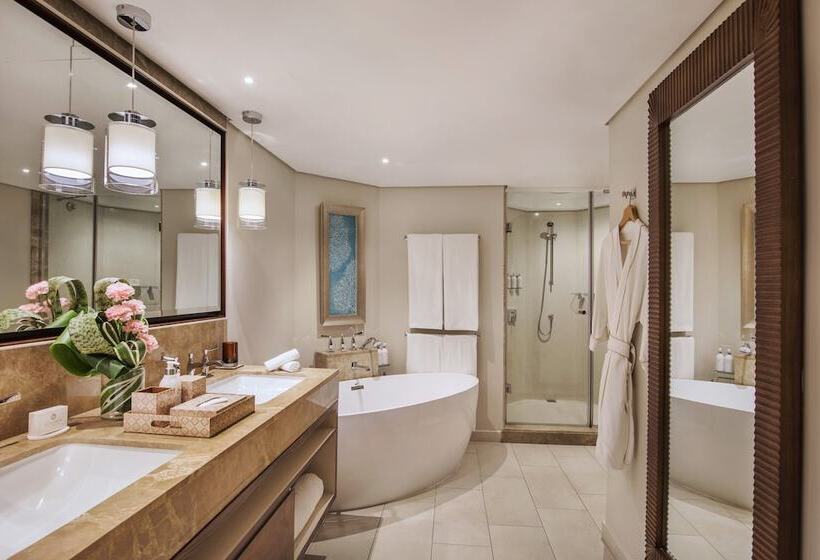 سوییت, Royal Palm Beachcomber Luxury