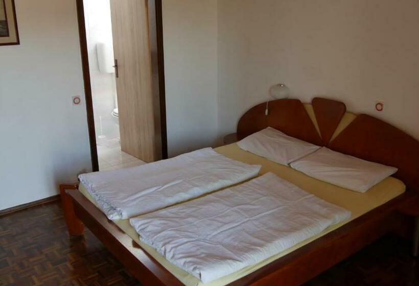 اتاق راحتی سه تخته, Guest Accommodation Palma