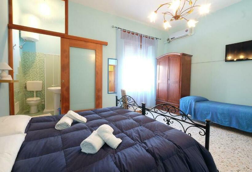 Четырехместный Номер Стандарт с Балконом, Corte Coronisio B&b