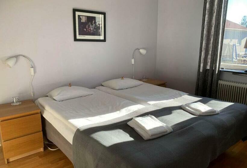 带共用浴室的标准房间, Brålanda Hotell Och Vandrarhem