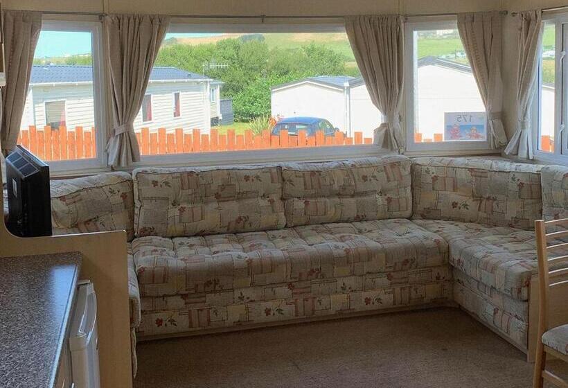 Дом 3 Спальни, Fishguard Holiday Park