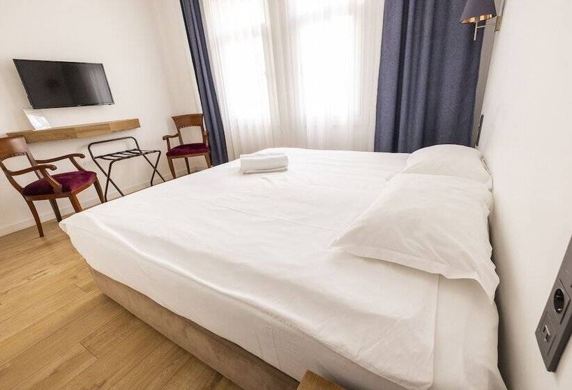 اتاق خانوادگی تودرتو, Armagrandi Spina Hotel Special Category