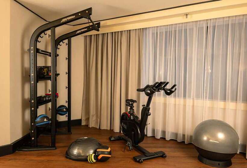 اتاق استاندارد, Hilton Paris La Defense