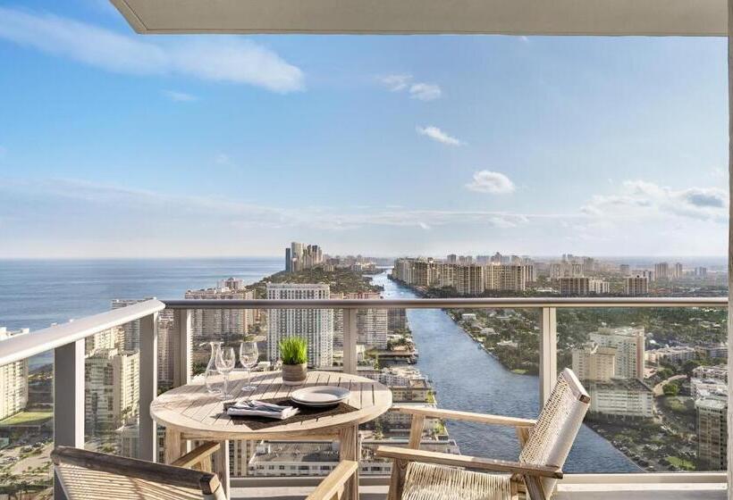 2 Bedrooms Suite Sea View, Hyde Beach House