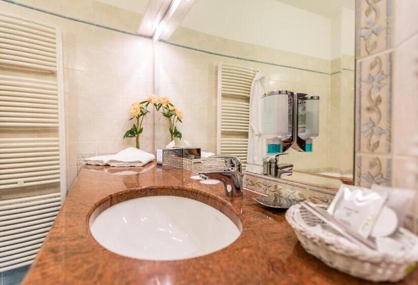 آپارتمان 1 خوابه با چشم‌انداز دریا, Villa Bellevue Portoroz Portorose