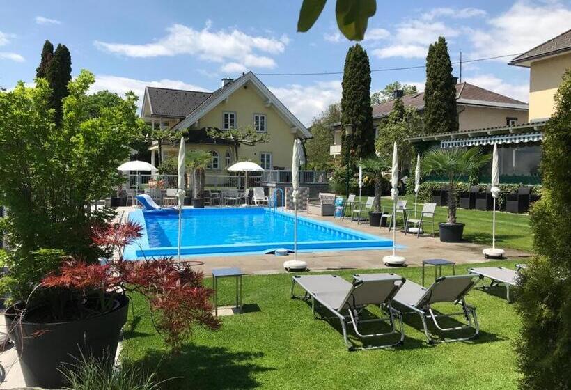 Семейный Номер Вид на Сад, Ferienanlage Seehof