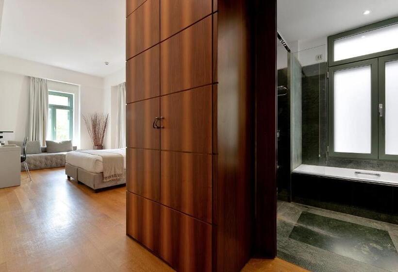 Полулюкс, Athenaeum Eridanus Luxury